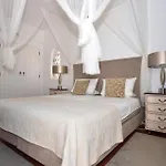 Casa Tulipa Sleeps 4 With Pool Garden & A C * Албуфейра