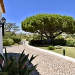 Вилла Casa Tulipa Sleeps 4 With Pool Garden & A C Албуфейра