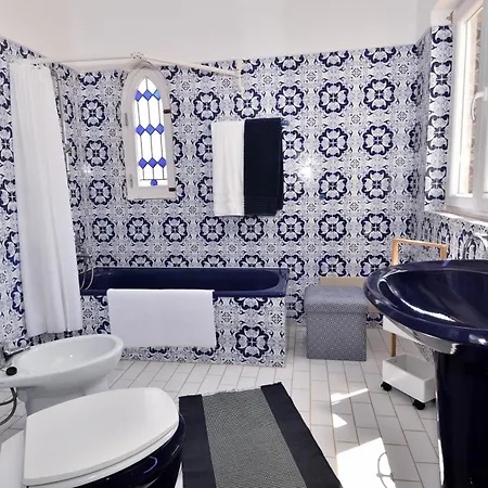 Βίλα Villacasatulipa-sleeps4-garden-pool-bbq-ac *