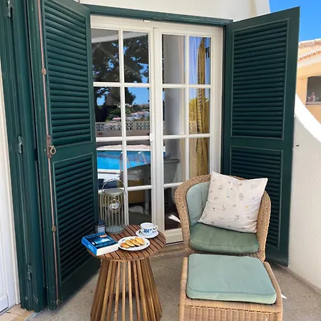 ヴィラ Casa Tulipa Sleeps 4 With Pool Garden & A C