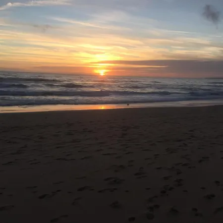 Villacasatulipa-sleeps4-garden-pool-bbq-ac *