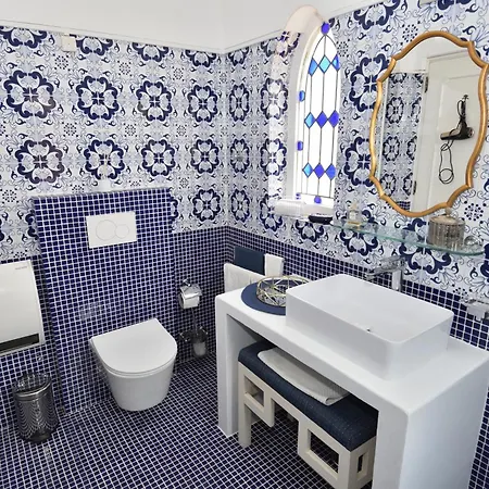 Villa Villacasatulipa-sleeps4-garden-pool-bbq-ac