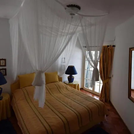 Villa Casa Tulipa Sleeps 4 With Pool Garden & A C *